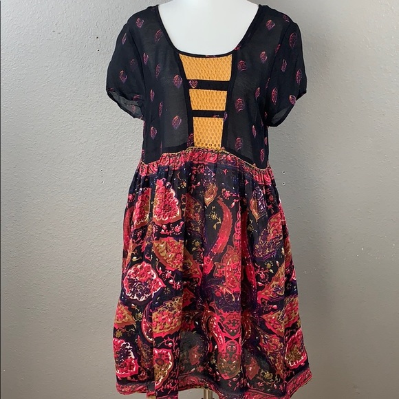 Urban Outfitters Dresses & Skirts - MINKPINK X UO boho babydoll paisley print dress